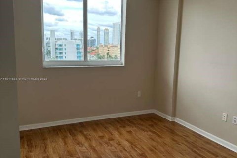 Condominio en alquiler en Aventura, Florida, 2 dormitorios, 99.68 m2 № 2082278 - foto 6