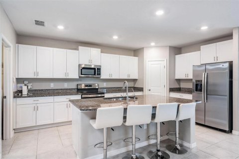 House in Lutz, Florida 5 bedrooms, 205.96 sq.m. № 1853510 - photo 13