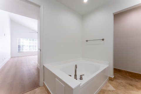 House in Boca Raton, Florida 4 bedrooms, 185.9 sq.m. № 2392678 - photo 24