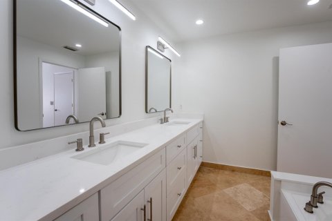 House in Boca Raton, Florida 4 bedrooms, 185.9 sq.m. № 2392678 - photo 23