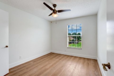 House in Boca Raton, Florida 4 bedrooms, 185.9 sq.m. № 2392678 - photo 29