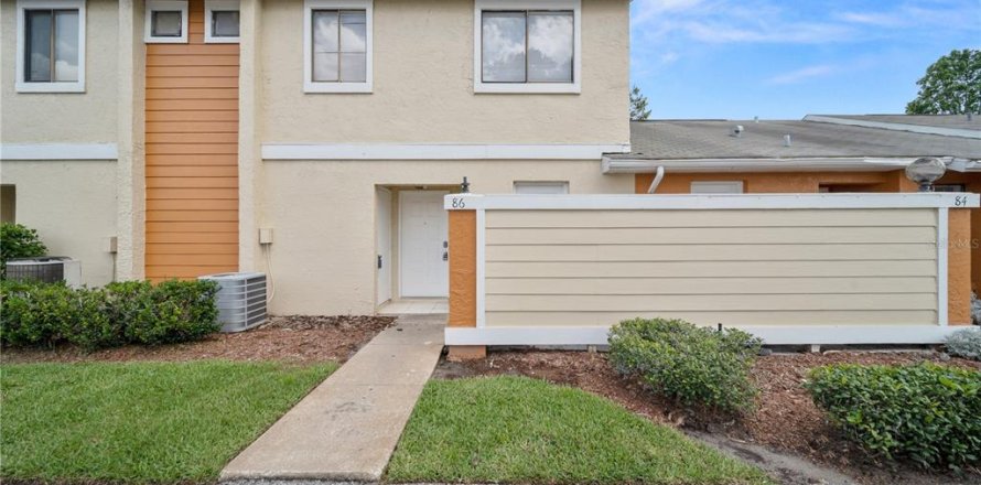 Adosado en Kissimmee, Florida 3 dormitorios, 112.78 m2 № 1865894