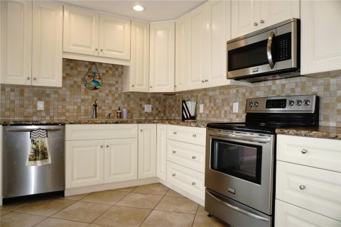 Condominio en venta en Holiday, Florida, 2 dormitorios, 76.64 m2 № 2094620 - foto 11