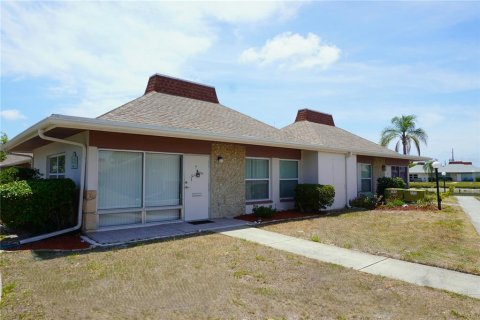 Condominio en Holiday, Florida, 2 dormitorios № 2094620