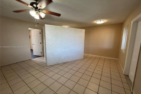 Apartamento en alquiler en Wilton Manors, Florida, 1 dormitorio, 52.03 m2 № 2013353 - foto 6