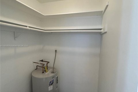 Apartamento en alquiler en Wilton Manors, Florida, 1 dormitorio, 52.03 m2 № 2013353 - foto 14