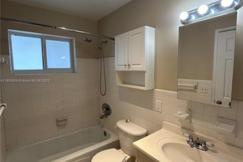 Apartamento en alquiler en Wilton Manors, Florida, 1 dormitorio, 52.03 m2 № 2013353 - foto 12