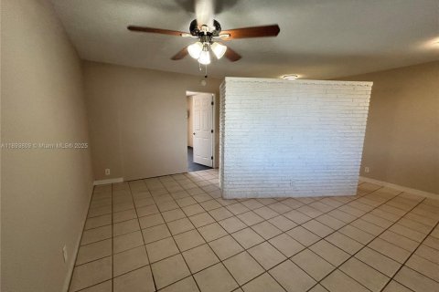 Apartamento en alquiler en Wilton Manors, Florida, 1 dormitorio, 52.03 m2 № 2013353 - foto 5