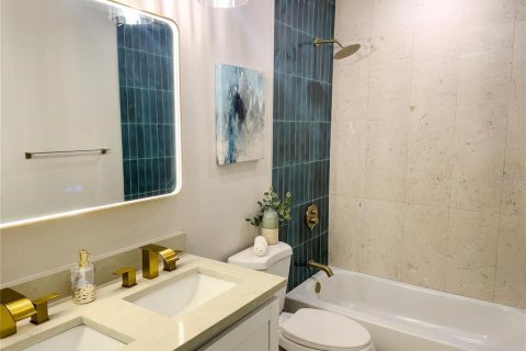 Villa ou maison à vendre à Tampa, Floride: 4 chambres, 137.68 m2 № 2196552 - photo 12