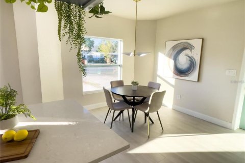 Villa ou maison à vendre à Tampa, Floride: 4 chambres, 137.68 m2 № 2196552 - photo 7