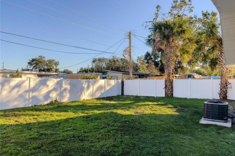 Villa ou maison à vendre à Tampa, Floride: 4 chambres, 137.68 m2 № 2196552 - photo 30
