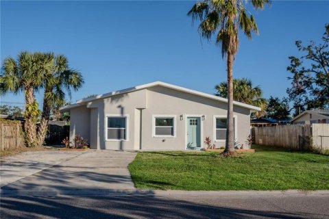 Casa en Tampa, Florida 4 dormitorios, 137.68 m2 № 2196552