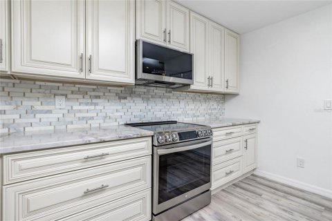 Casa en venta en Port Charlotte, Florida, 3 dormitorios, 151.34 m2 № 1295916 - foto 9