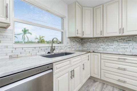Casa en venta en Port Charlotte, Florida, 3 dormitorios, 151.34 m2 № 1295916 - foto 10