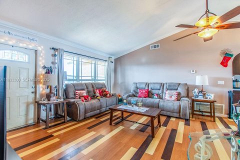 Casa en venta en Sunrise, Florida, 3 dormitorios, 103.96 m2 № 1991092 - foto 2