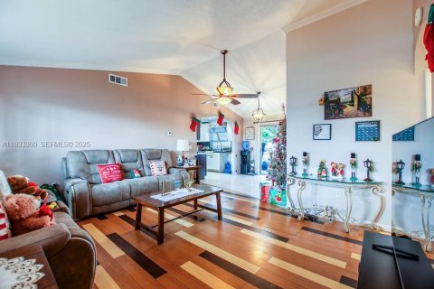 Casa en venta en Sunrise, Florida, 3 dormitorios, 103.96 m2 № 1991092 - foto 3