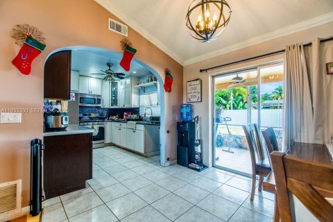 Casa en venta en Sunrise, Florida, 3 dormitorios, 103.96 m2 № 1991092 - foto 7