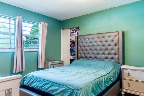 Casa en venta en Sunrise, Florida, 3 dormitorios, 103.96 m2 № 1991092 - foto 19