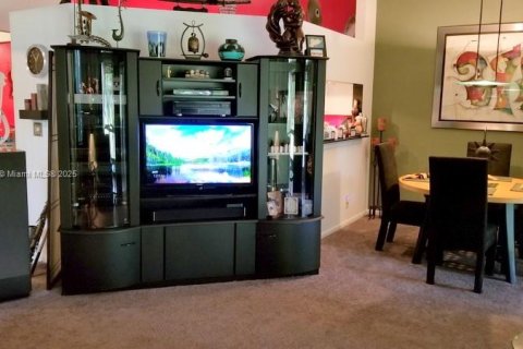 House in Deerfield Beach, Florida 2 bedrooms, 104.61 sq.m. № 1689342 - photo 10