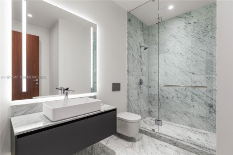 Condo in Miami, Florida, 3 bedrooms  № 2052890 - photo 14