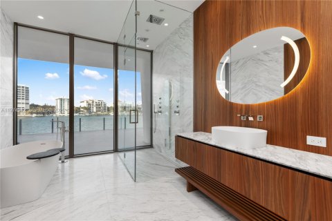 Condo in Miami, Florida, 3 bedrooms  № 2052890 - photo 11
