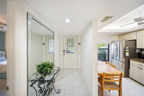 Condo in Sarasota, Florida, 2 bedrooms  № 1847472 - photo 3