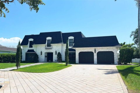 House in Fort Lauderdale, Florida 5 bedrooms, 406.73 sq.m. № 1935155 - photo 1