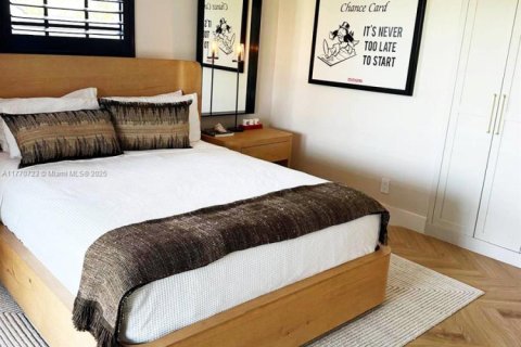 House in Fort Lauderdale, Florida 5 bedrooms, 406.73 sq.m. № 1935155 - photo 18