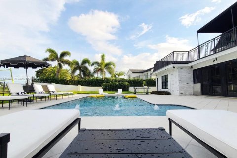 House in Fort Lauderdale, Florida 5 bedrooms, 406.73 sq.m. № 1935155 - photo 29