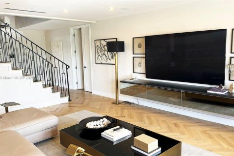 House in Fort Lauderdale, Florida 5 bedrooms, 406.73 sq.m. № 1935155 - photo 4