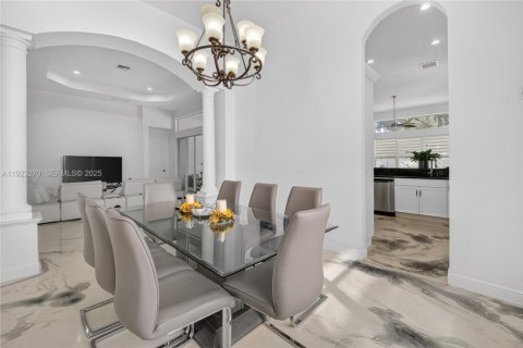 Купить виллу или дом в Мирамар, Флорида 4 спальни, 226.96м2, № 2076712 - фото 17
