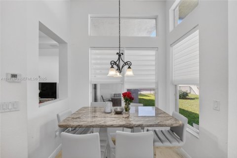 Купить виллу или дом в Мирамар, Флорида 4 спальни, 226.96м2, № 2076712 - фото 24