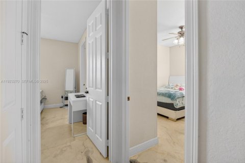 Купить виллу или дом в Мирамар, Флорида 4 спальни, 226.96м2, № 2076712 - фото 6