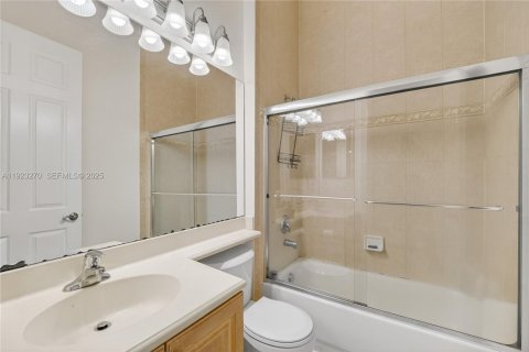 Купить виллу или дом в Мирамар, Флорида 4 спальни, 226.96м2, № 2076712 - фото 11