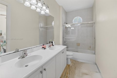 Купить виллу или дом в Мирамар, Флорида 4 спальни, 226.96м2, № 2076712 - фото 9
