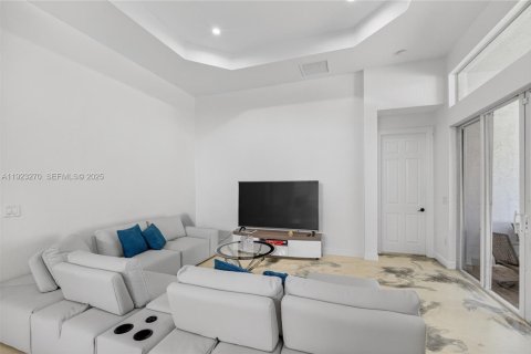 Купить виллу или дом в Мирамар, Флорида 4 спальни, 226.96м2, № 2076712 - фото 14