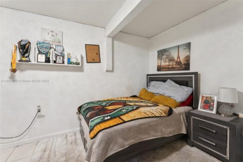 House in Miami, Florida 2 bedrooms, 109.81 sq.m. № 1864210 - photo 9