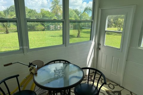 Condo in Plantation, Florida, 2 bedrooms  № 2053194 - photo 17