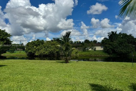 Condo in Plantation, Florida, 2 bedrooms  № 2053194 - photo 21