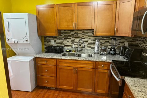 Condo in Plantation, Florida, 2 bedrooms  № 2053194 - photo 4