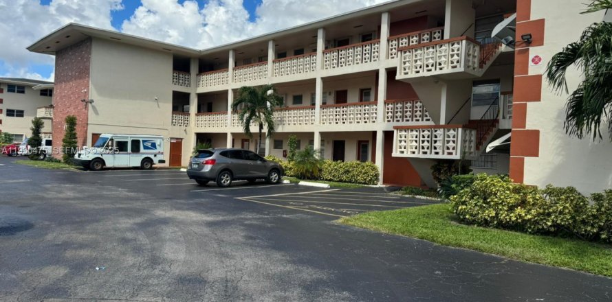 Condo in Plantation, Florida, 2 bedrooms  № 2053194