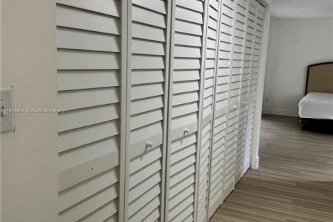 Copropriété à vendre à Miami, Floride: 2 chambres, 130.53 m2 № 1974481 - photo 9