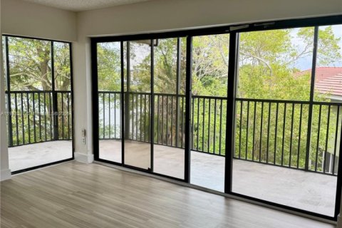 Copropriété à vendre à Miami, Floride: 2 chambres, 130.53 m2 № 1974481 - photo 2