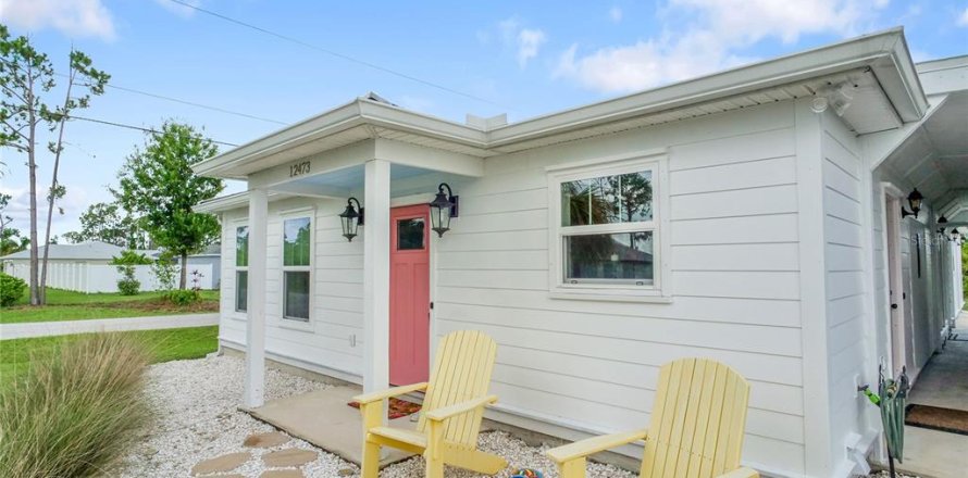 House in Port Charlotte, Florida 3 bedrooms, 178.37 sq.m. № 1855720