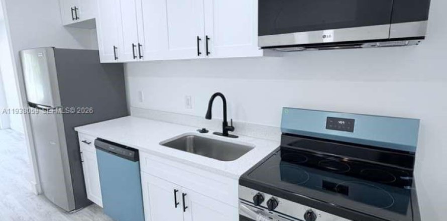 House in Boynton Beach, Florida 2 bedrooms, 145.48 sq.m. № 1995922