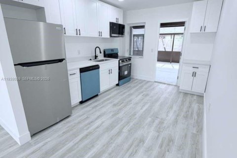 House in Boynton Beach, Florida 2 bedrooms, 145.48 sq.m. № 1995922 - photo 3