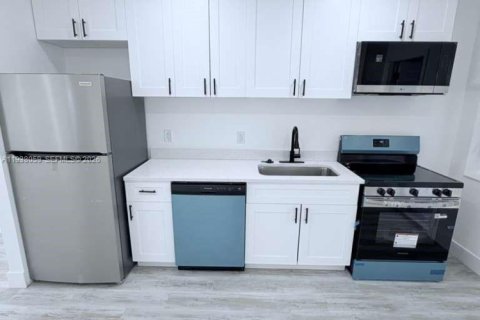 House in Boynton Beach, Florida 2 bedrooms, 145.48 sq.m. № 1995922 - photo 2