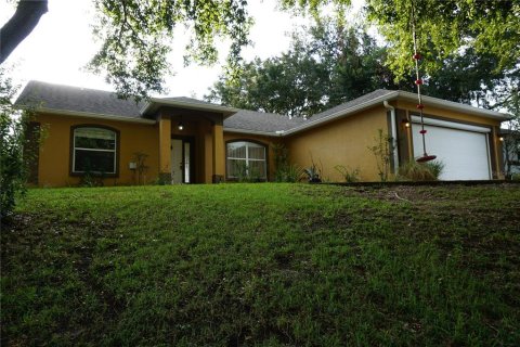 Villa ou maison à Clermont, Floride 3 chambres, 153.2 m2 № 2322655