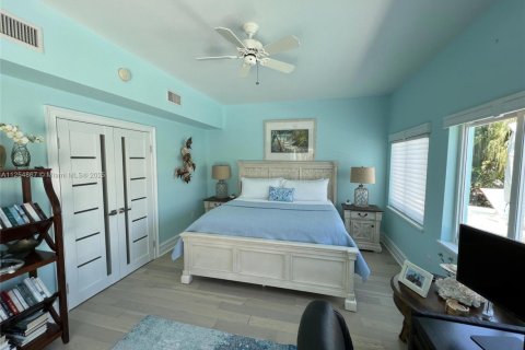 Снять в аренду виллу или дом в Марафон, Флорида 4 спальни, 418.06м2, № 2034560 - фото 20