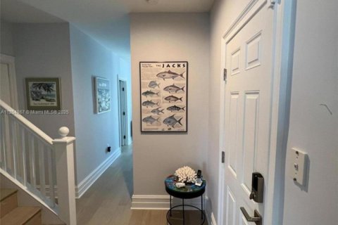 Снять в аренду виллу или дом в Марафон, Флорида 4 спальни, 418.06м2, № 2034560 - фото 17